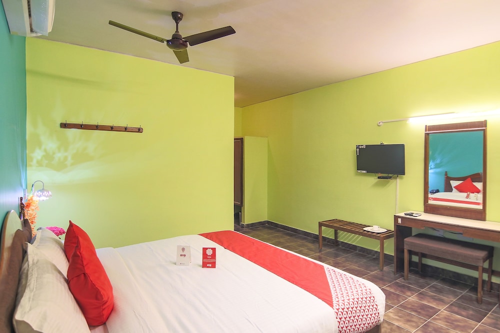 Oyo 10709 Hotel Sbt 9/23