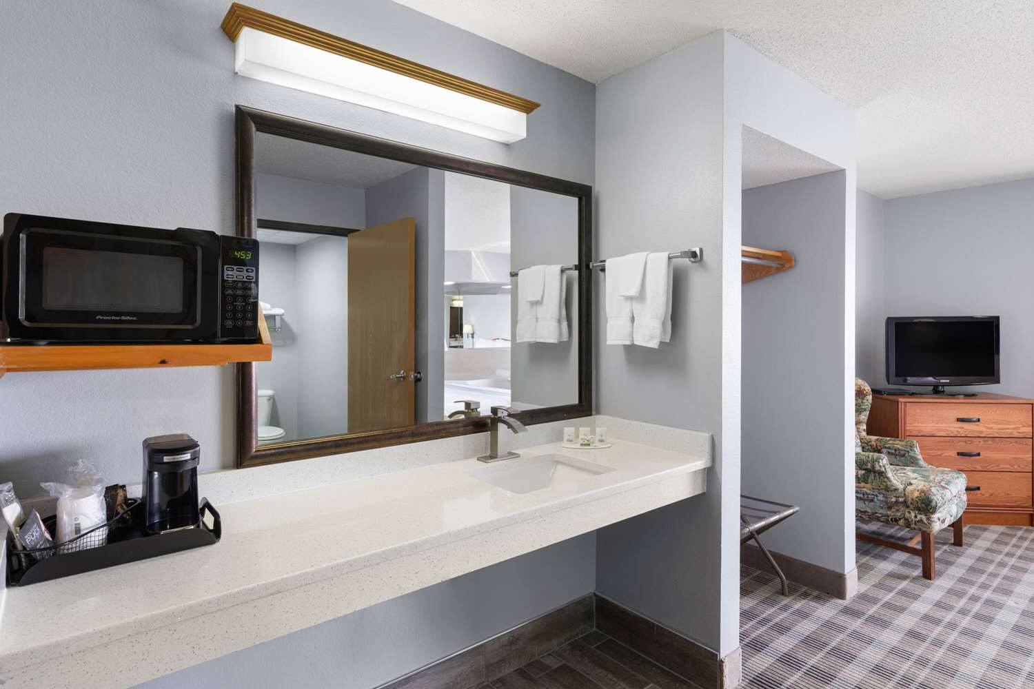 Americinn By Wyndham Stuart 35/35