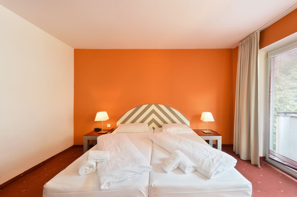 Hotel Neutor Express 9/55