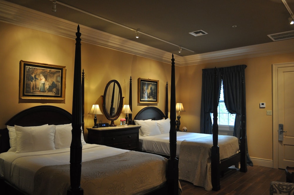 The Inn At Houmas House 8/32