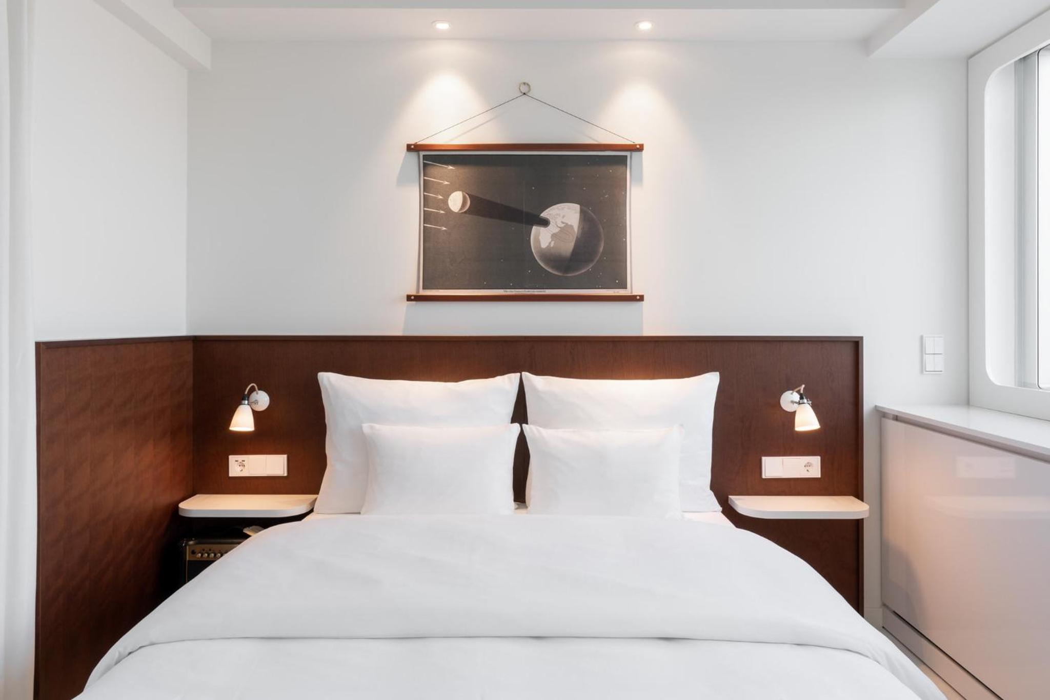 غرفة مريحة بسرير كوين، Ruby Luna Hotel Dusseldorf 2/4