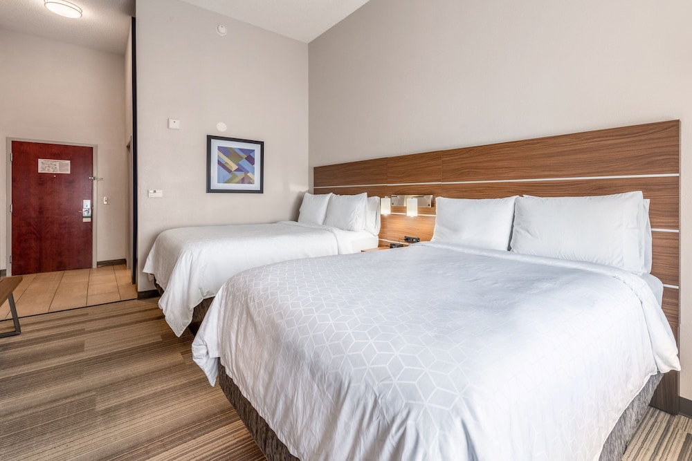 Holiday Inn Express Hotel And Suites Statesville 13/59