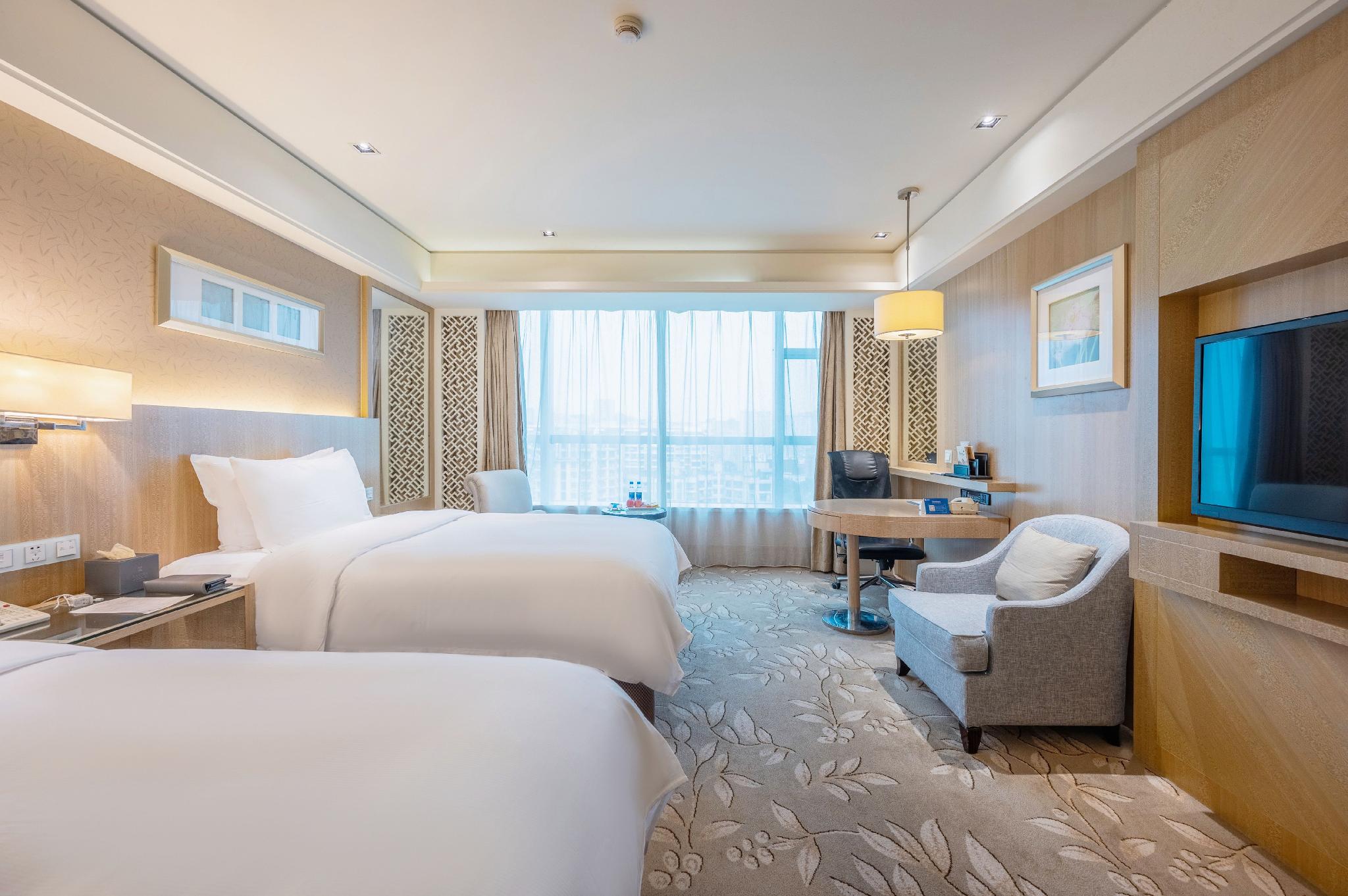 Deluxe, Twin Beds, Old Port View