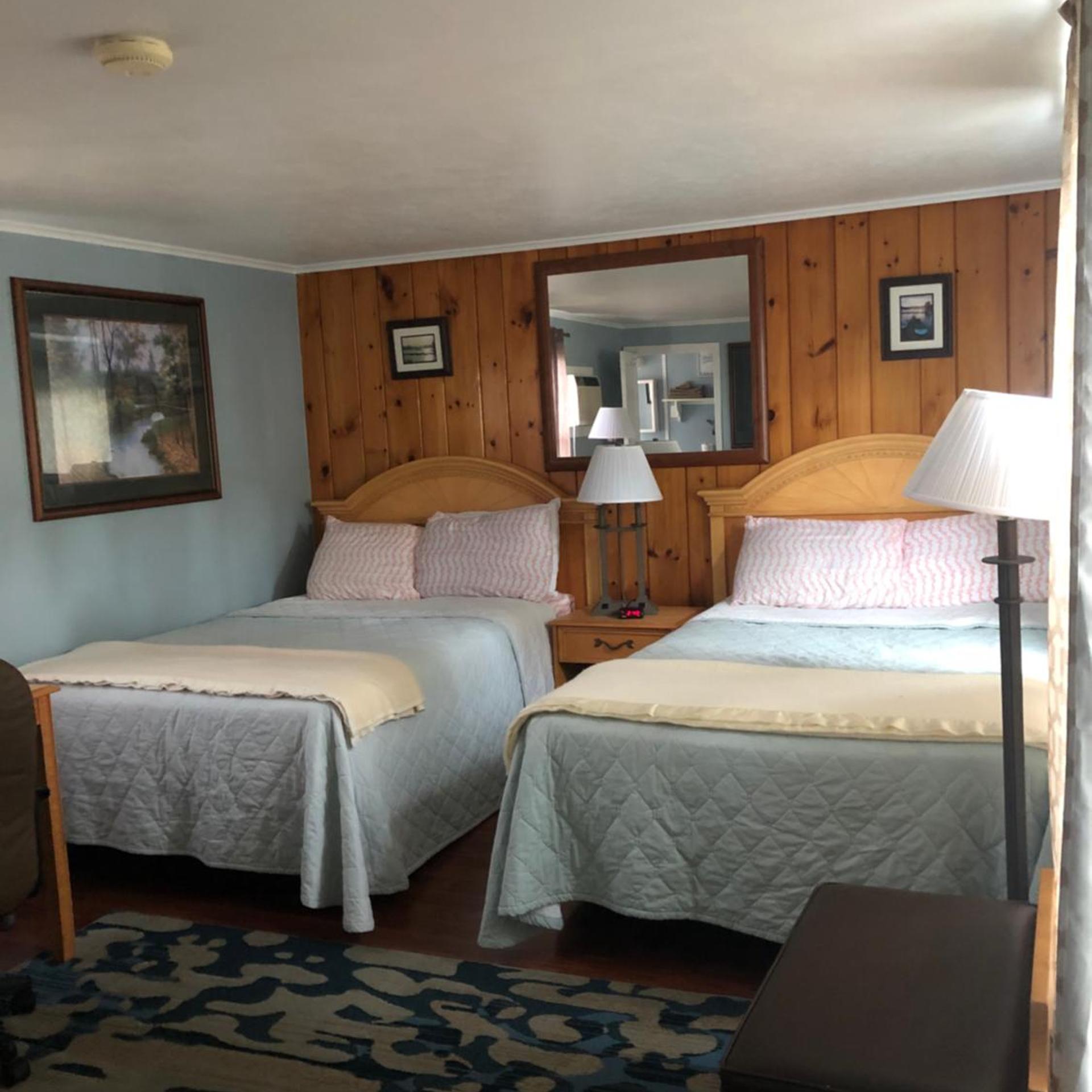 Hills Motel & Marina 13/50