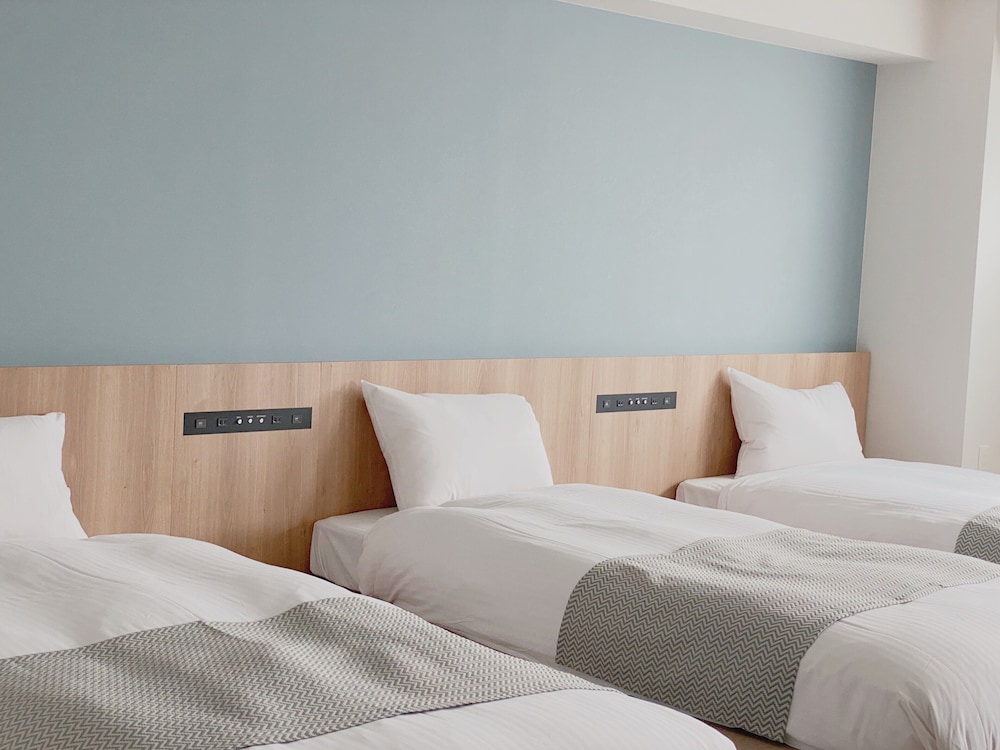 ROOM, TRIPLE