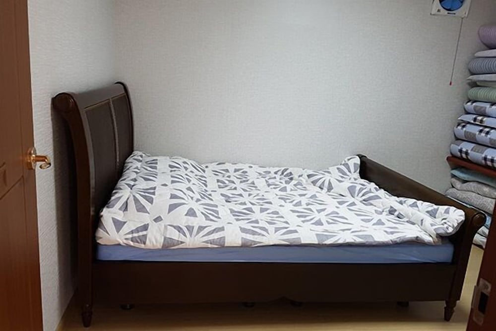 Pocheon Bluesky Pension 9/50