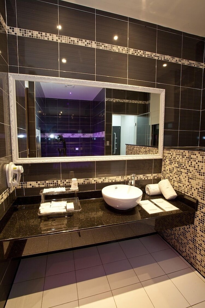 Wei Feng Exquisite Hotel Nanzi Branch 50/50