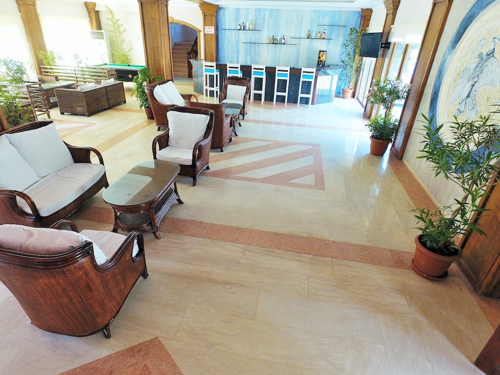 Tiana Beach Resort 75/94