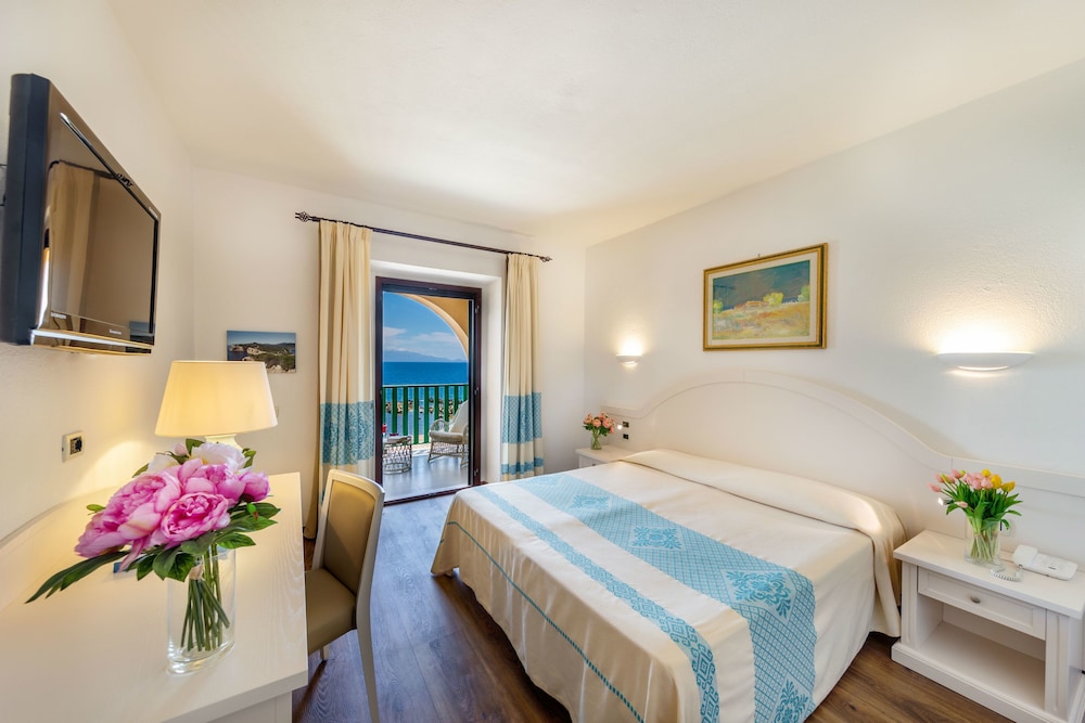 SUPERIOR, DOUBLE BED, SEA VIEW