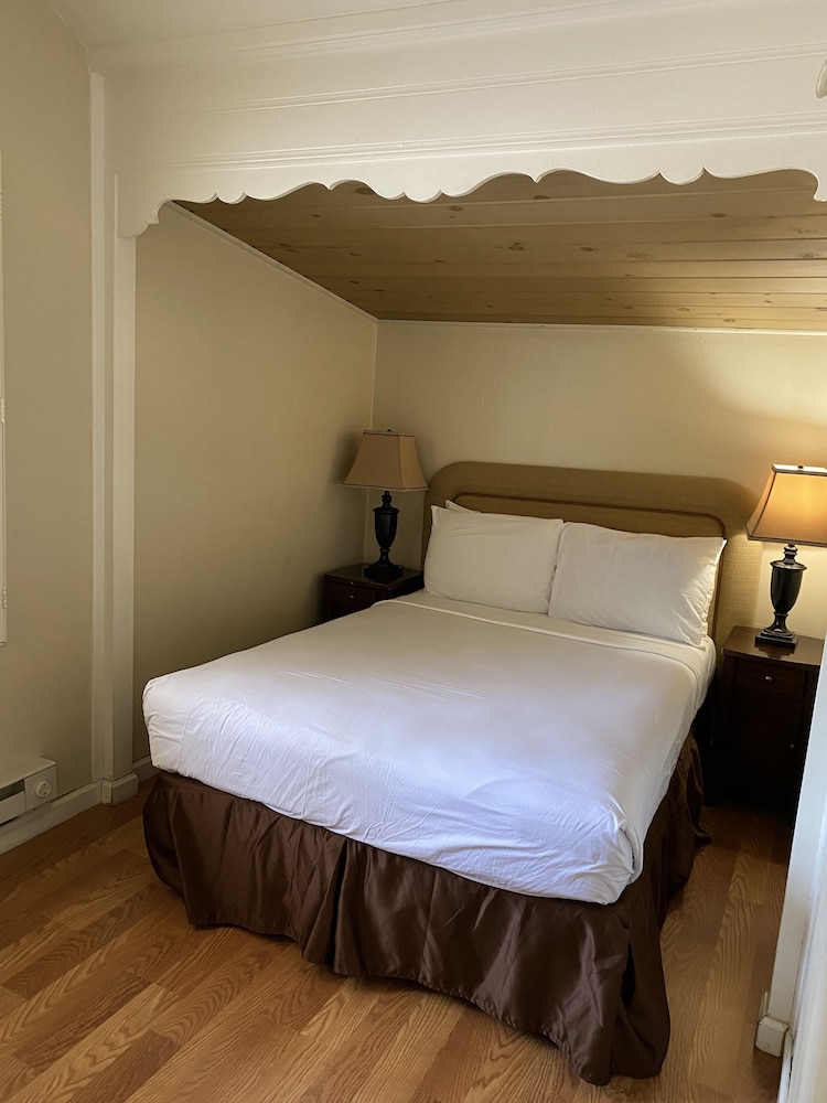 2 BEDROOMS, COTTAGE