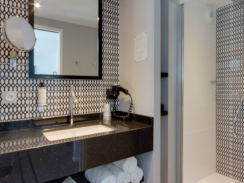 جناح عائلي بسريرين كوين بغرفتي نوم، Hotel Les 2 Villas 10/10