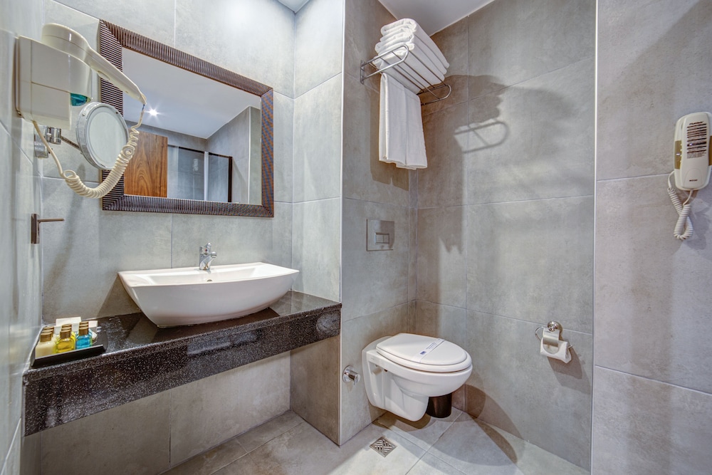 Sahil Marti Hotel 69/72