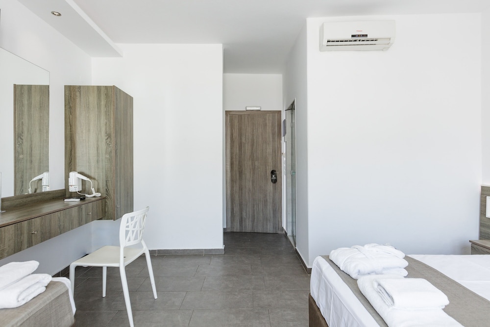 غرفة ثلاثية بسرير مزدوج وسرير فردي، Kahlua Boutique Hotel 3/4