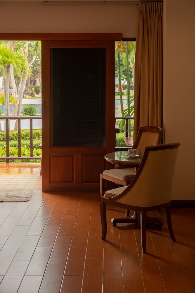 Sailom Resort Bangsaphan 6/55