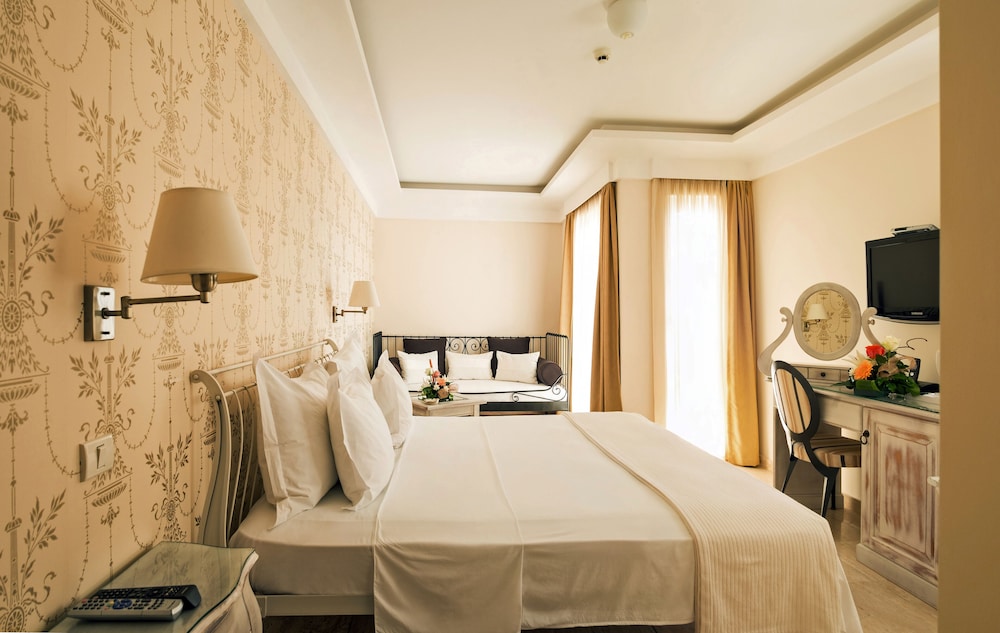 Hotel Azimut 9/50