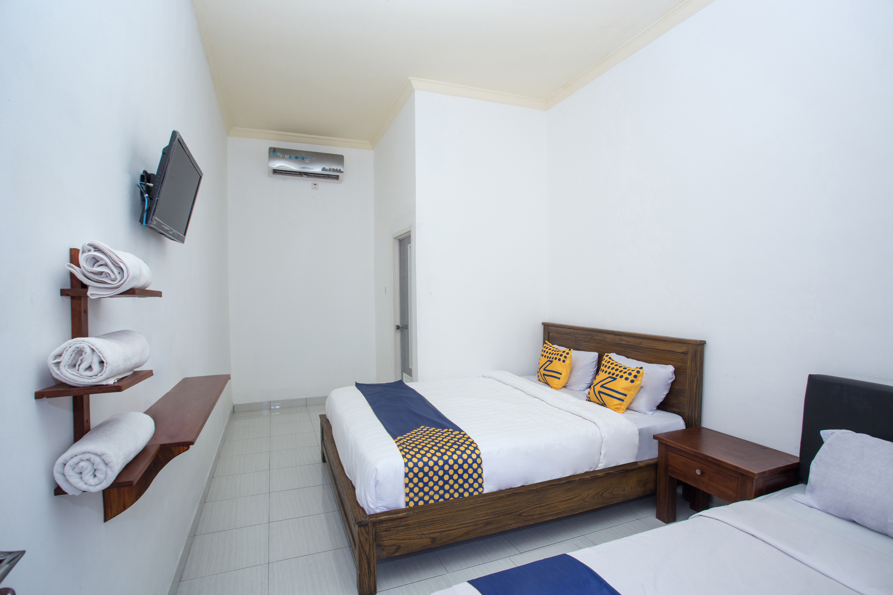 SPOT ON 2761 Pondok Kartini 9/38