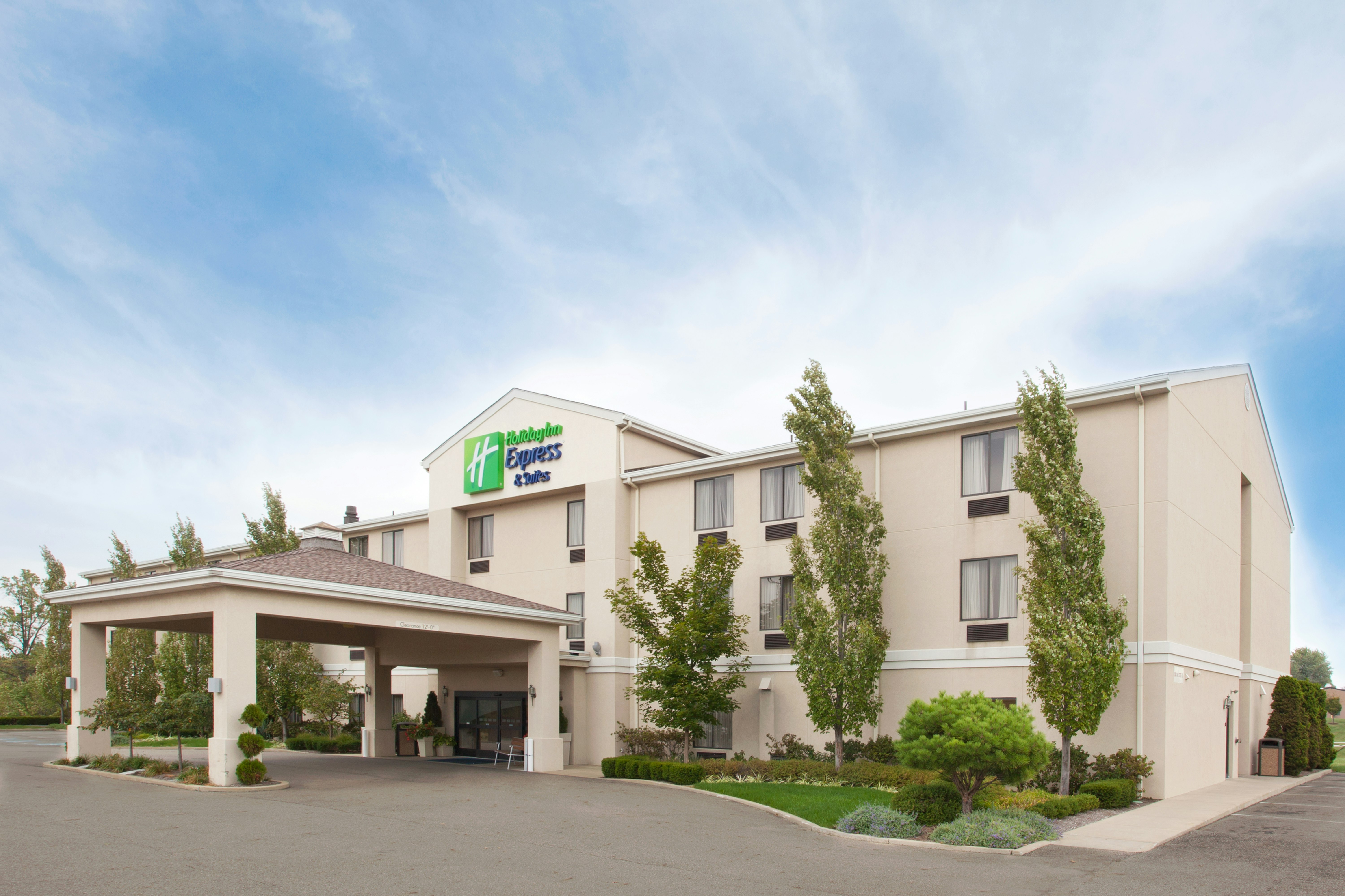 Holiday Inn Express Hotel And Suites Alliance 40/41
