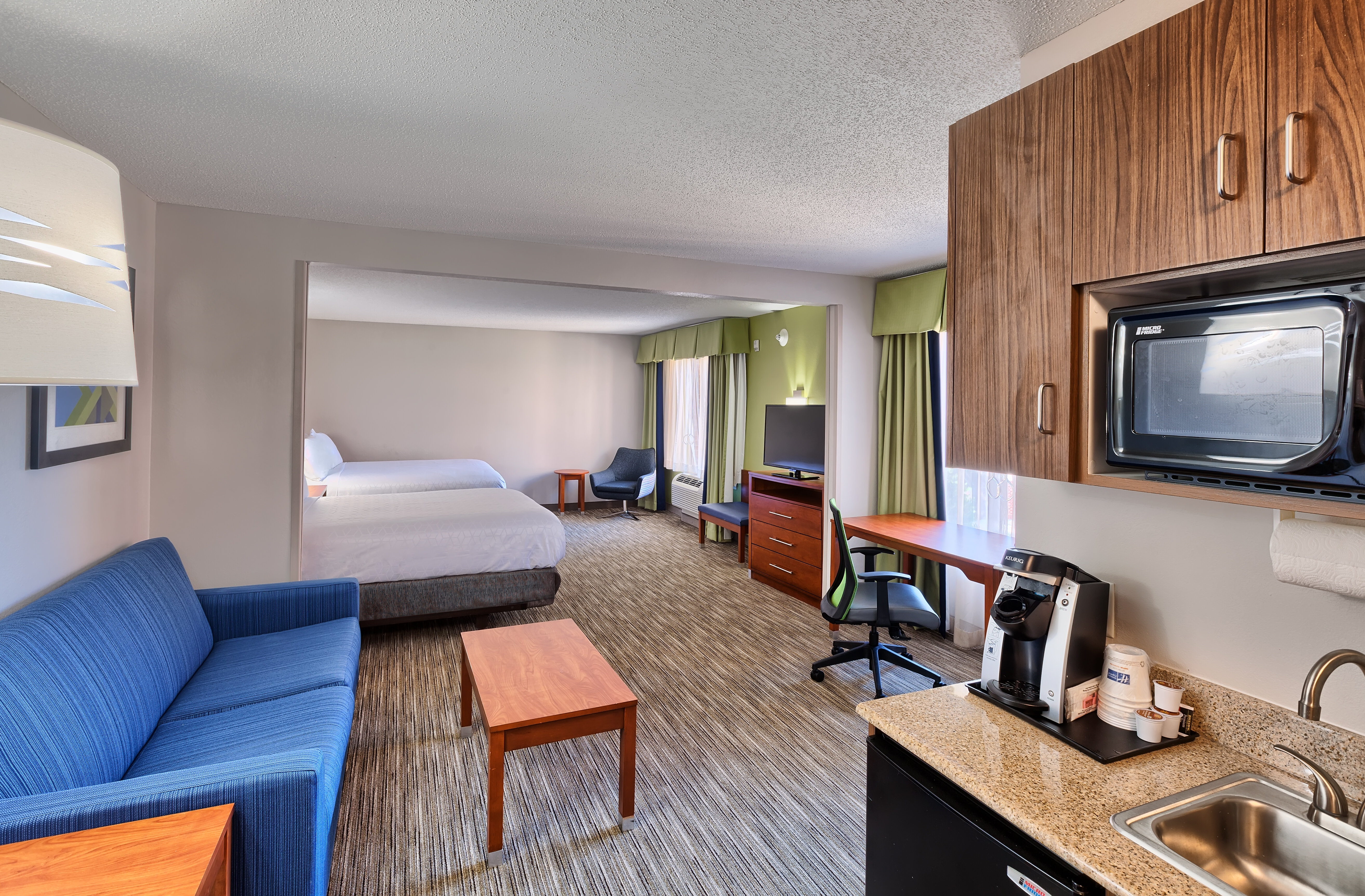 Holiday Inn Express Hotel Suites Raleigh North Wake Forest 48/76
