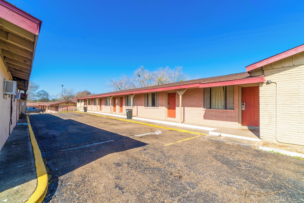 OYO Hotel Beeville US 181 38/64