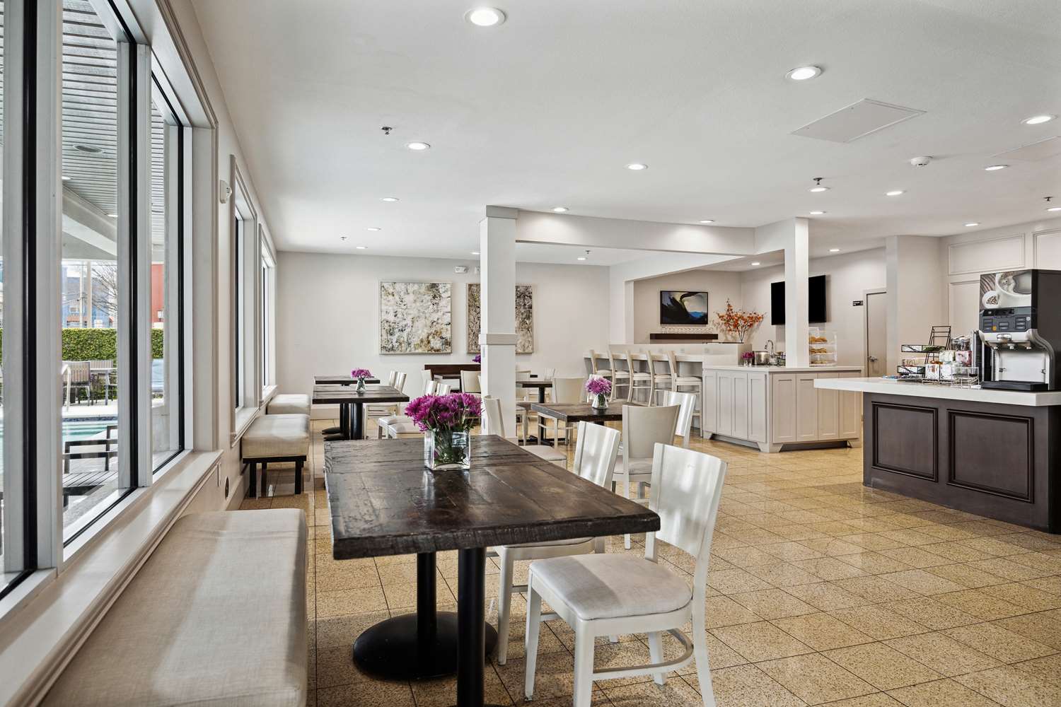 Best Western Plus Downtown Inn & Suites 14/19