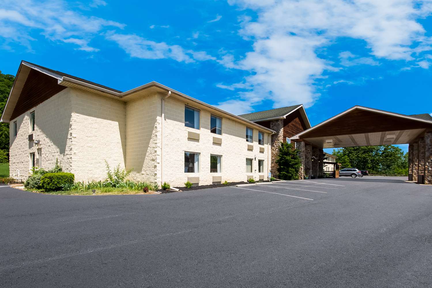 SureStay Plus by Best Western Berkeley Springs 2/38