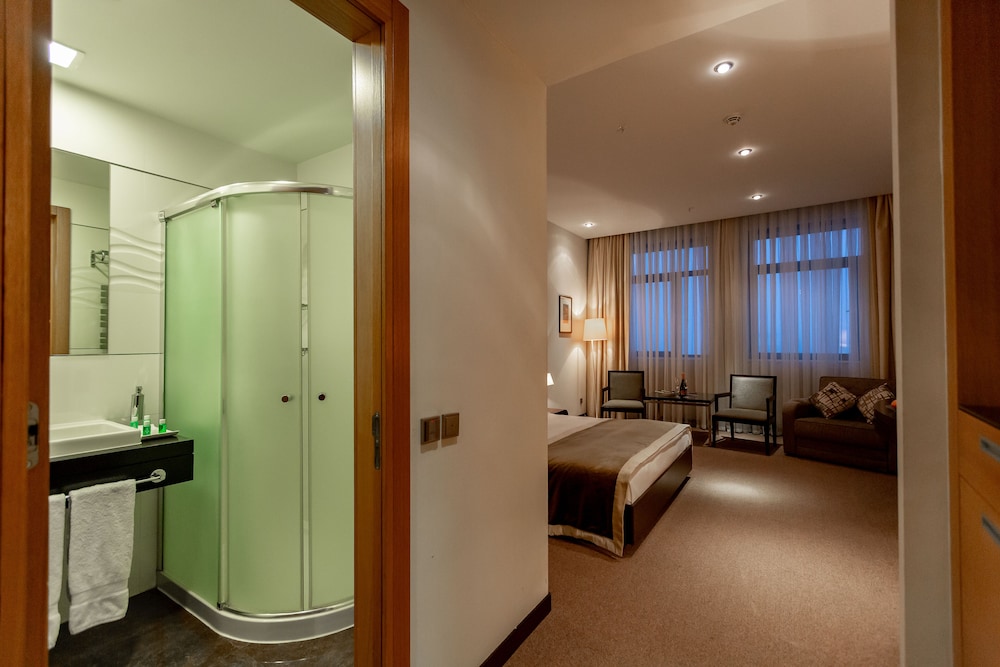 ZIRVE HOTEL 76/76