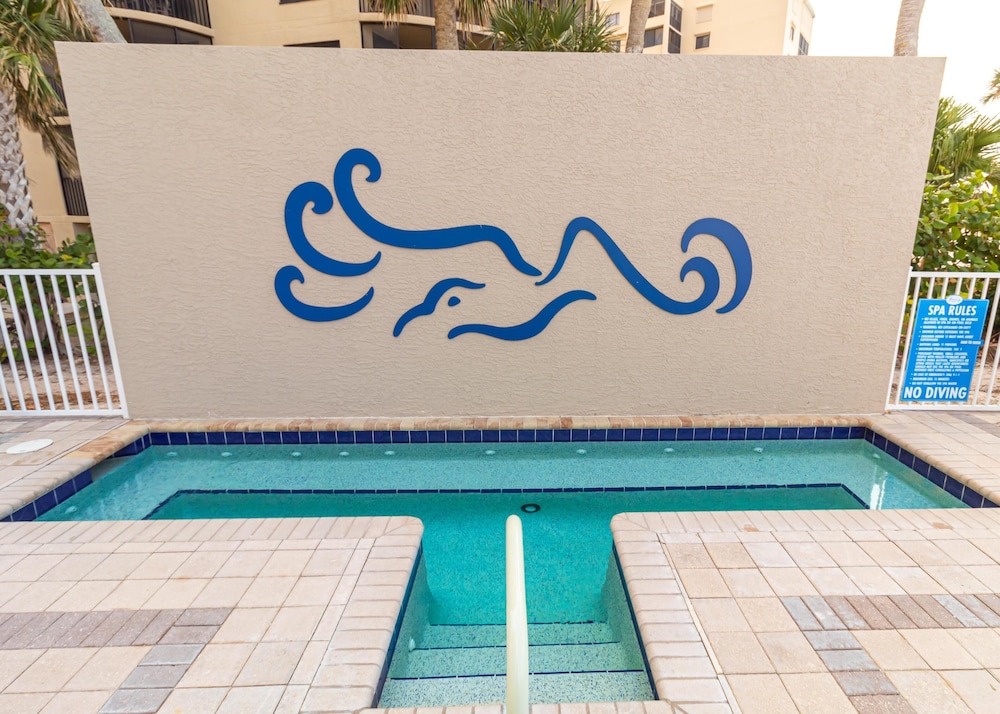 GullWing Beach Resort 18/50