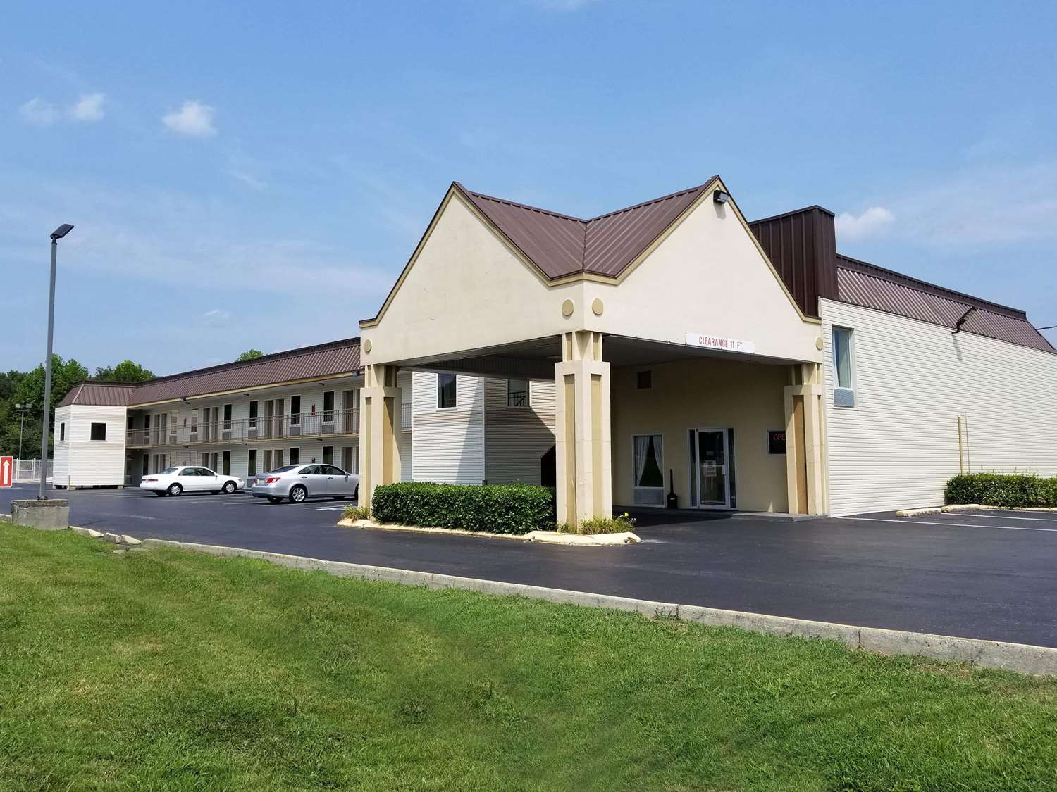 Americas Best Value Inn Manchester TN 22/22