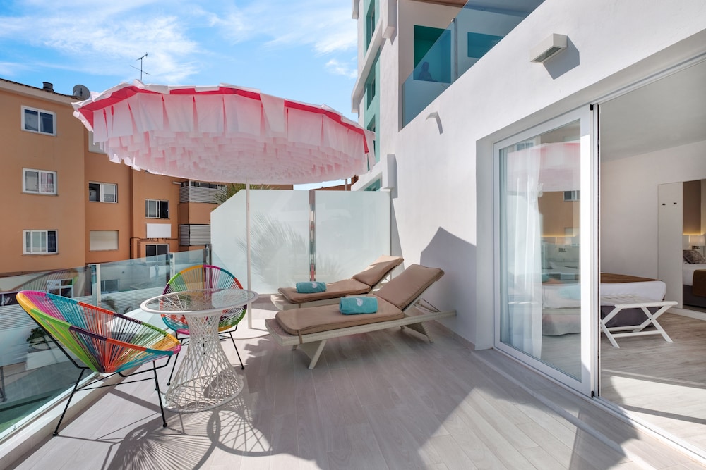 Plaza Santa Ponsa Boutique - Adults Only 65/73