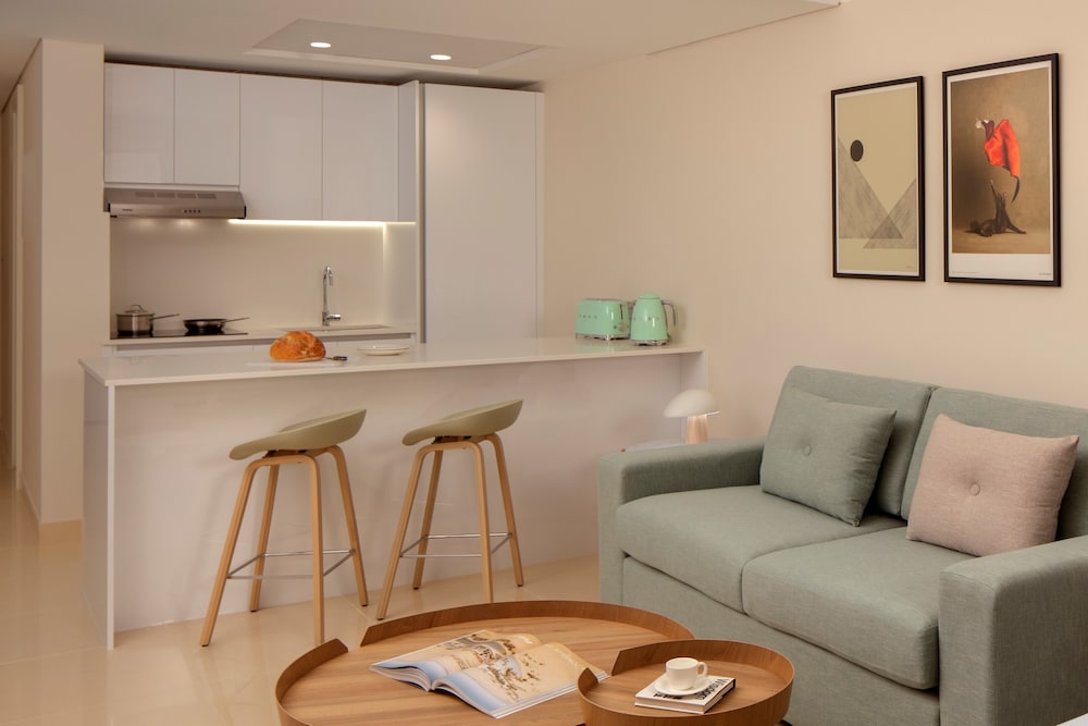 Staybridge Suites Dubai Internet City 36/60