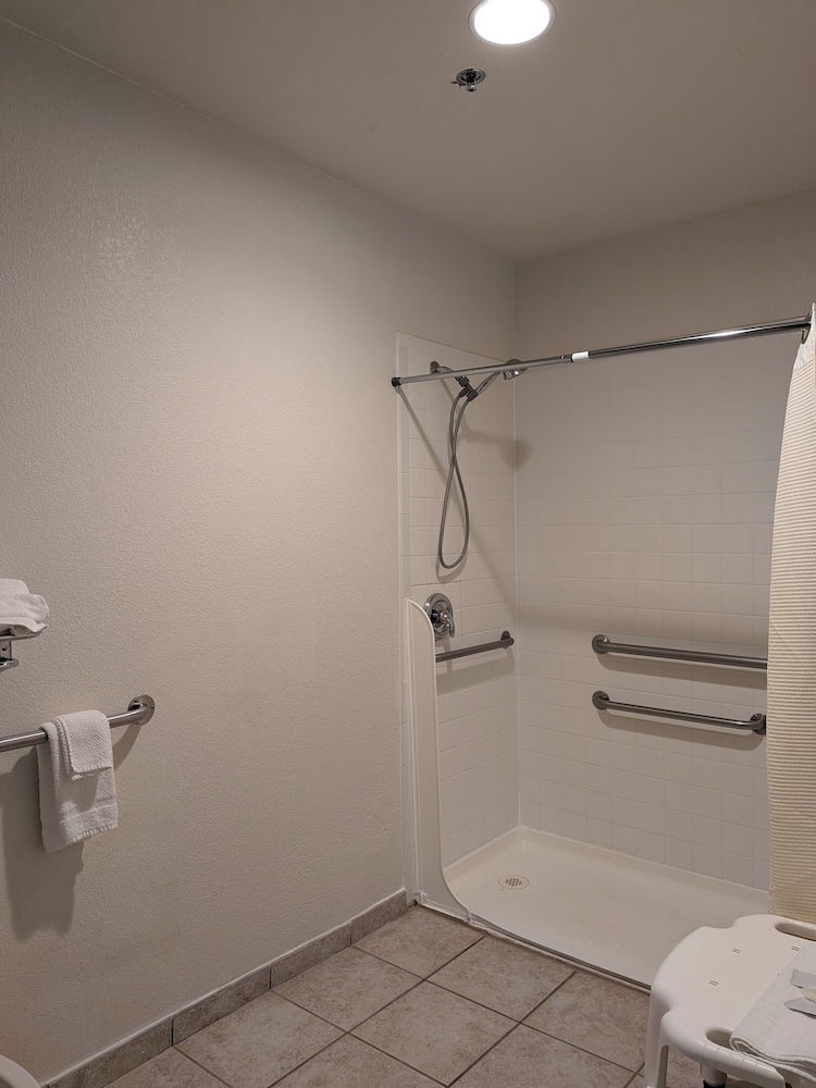 Catalina Inn 39/40
