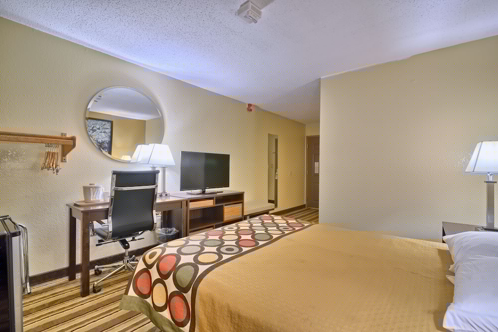 Super 8 by Wyndham Latham/Albany Airport 15/36