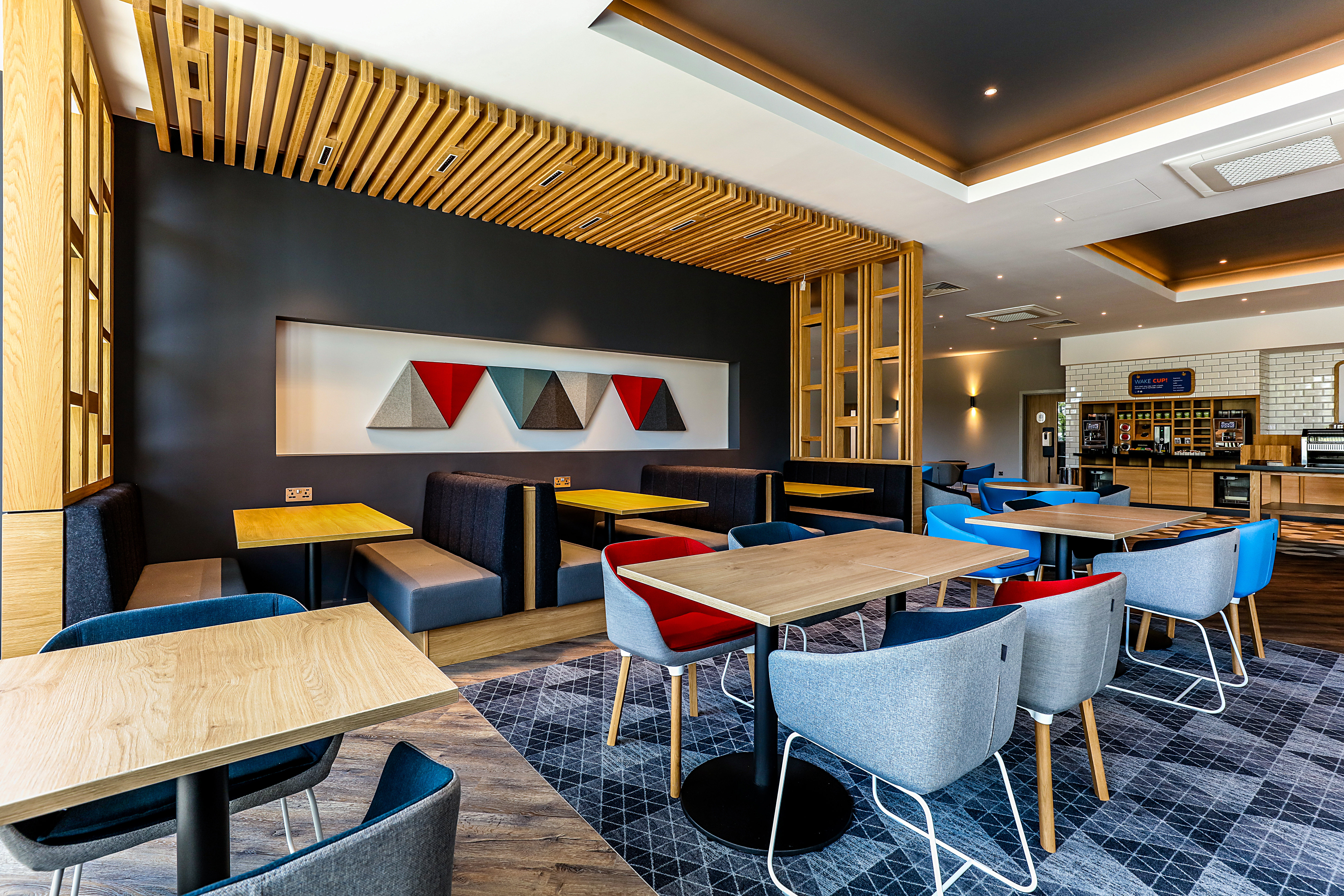 Holiday Inn Express Edinburgh City West 34/52