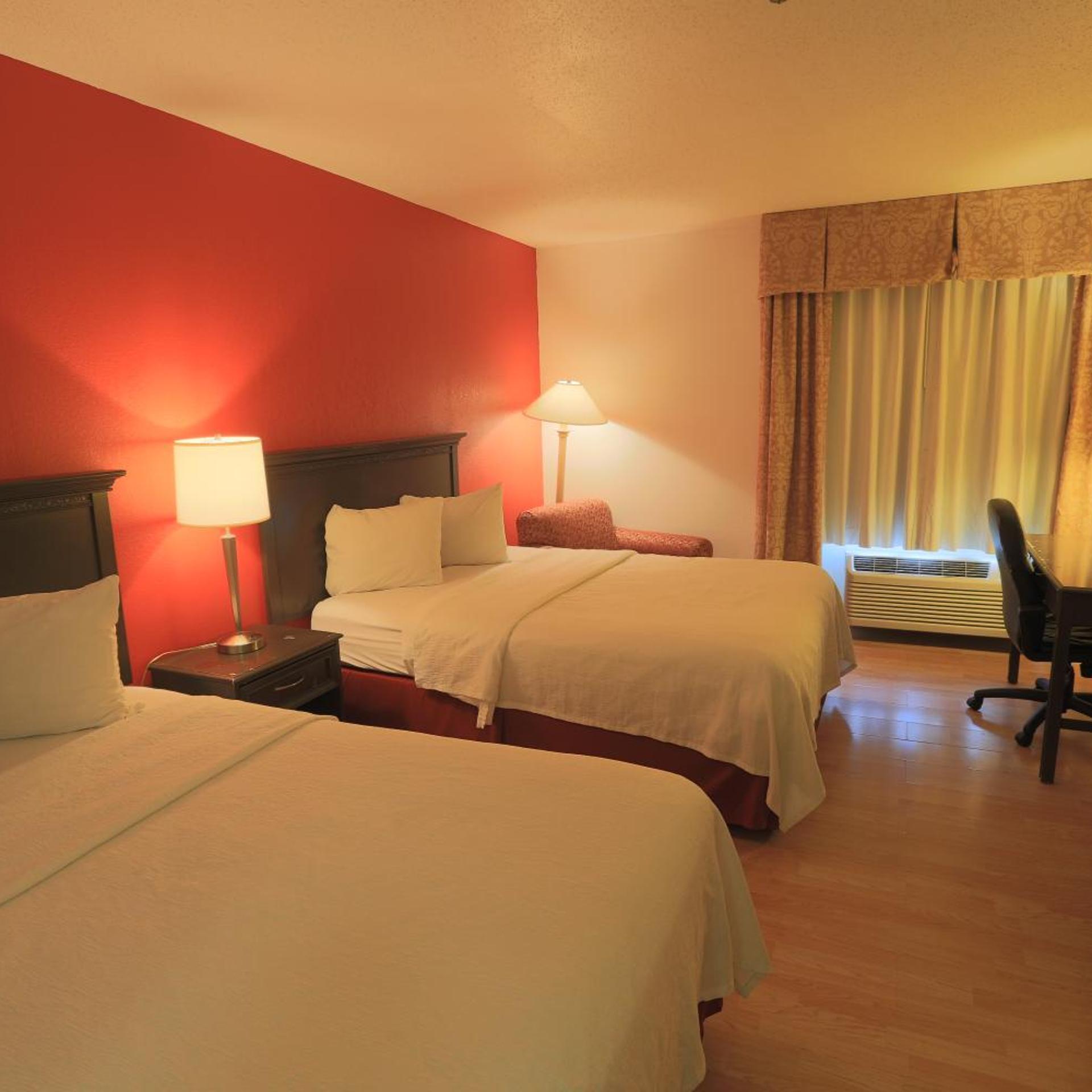 Days Inn by Wyndham Calumet Park 17/27