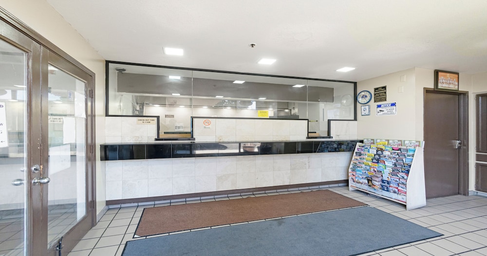 Budget Inn and Suites Stockton 14/55