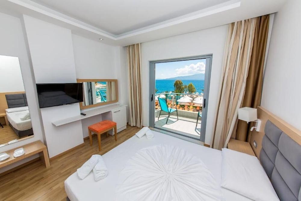 Hotel Saranda Palace 35/70