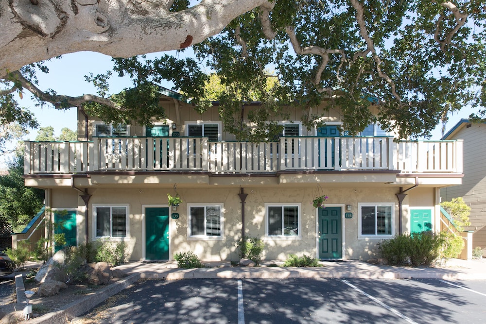 Sea Breeze Inn And Cottages 2/75