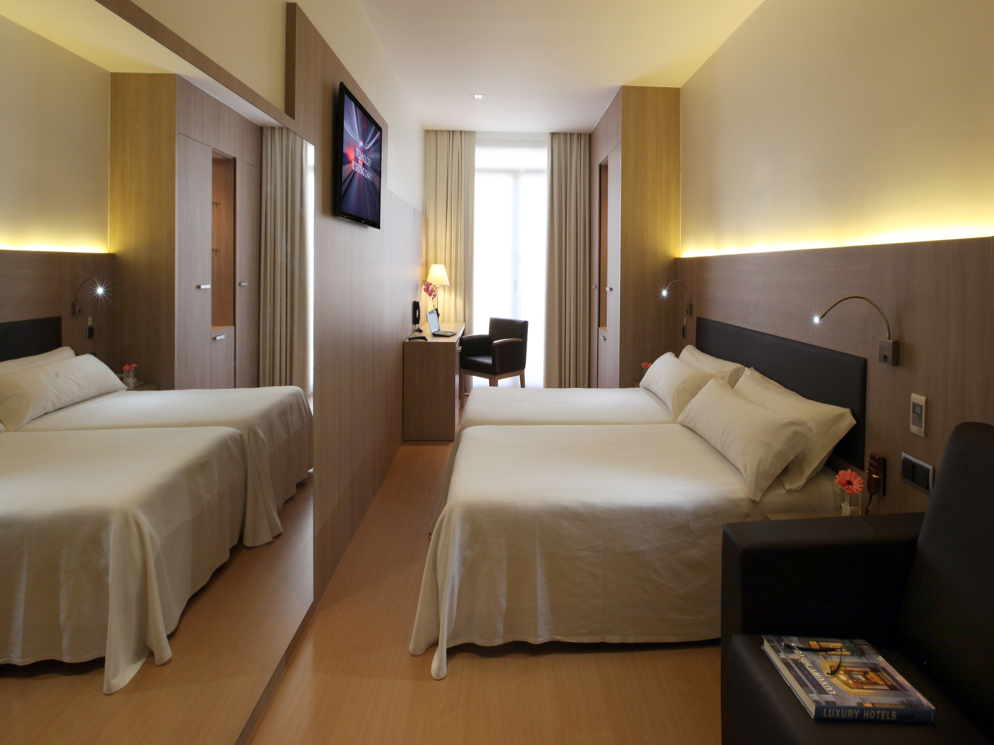 Room at Lleo Hotel, BARCELONA