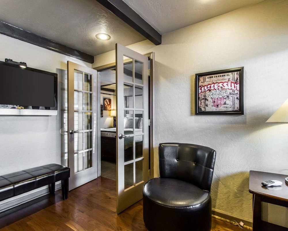 Rodeway Inn and Suites Downtowner Rte 66 29/39