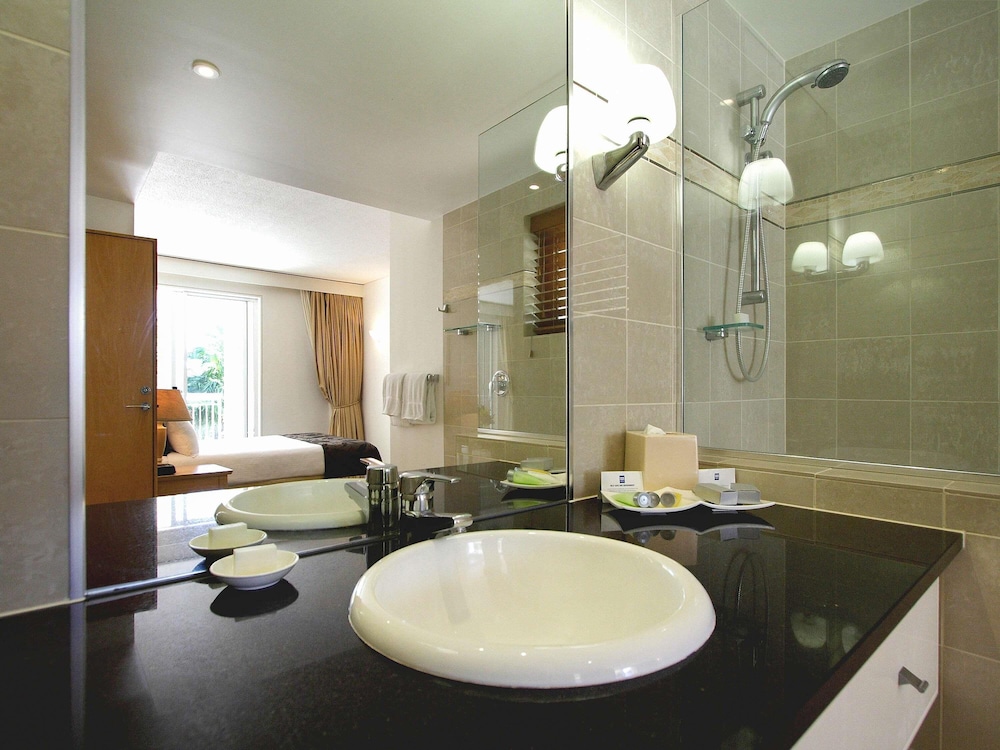 2 BEDROOMS, APARTMENT, GARDEN OR POOL VIEW