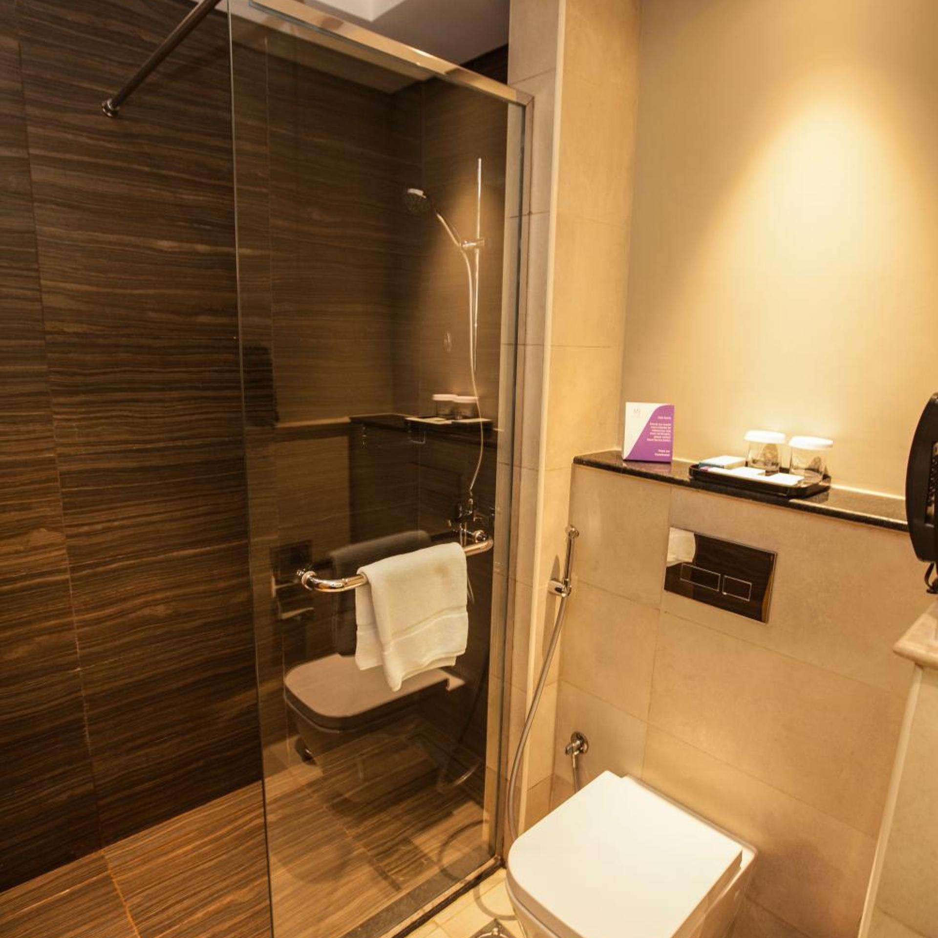 غرفة سوبيريور بسرير كينج، Flora Inn Dubai 5/5