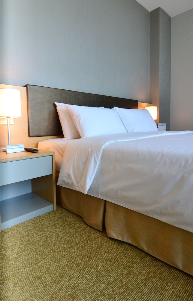 Hotel No5 9/52