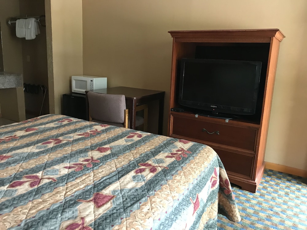 Budget Inn And Suites 16/28