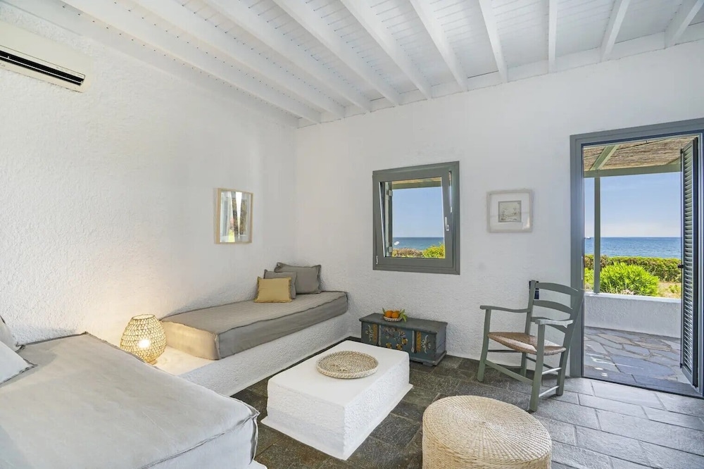 Nereides Villas 28/45