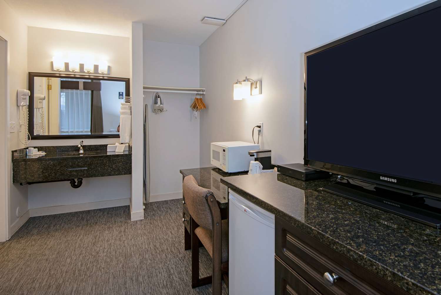 Travelodge By Wyndham Kamloops Mountview 69/69