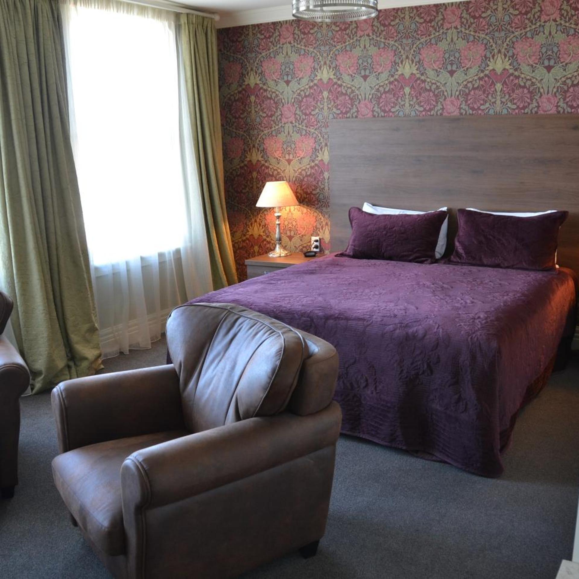 Heritage, Suite, King Bed