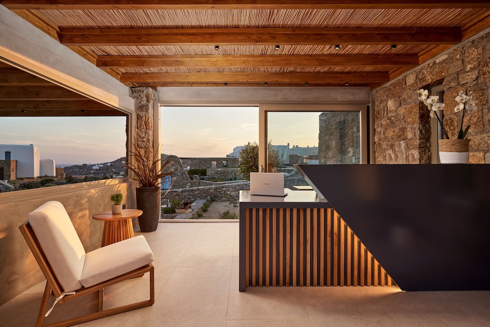 Ionic Suites 37/50