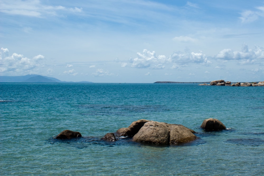 Rose Bay Resort 63/70