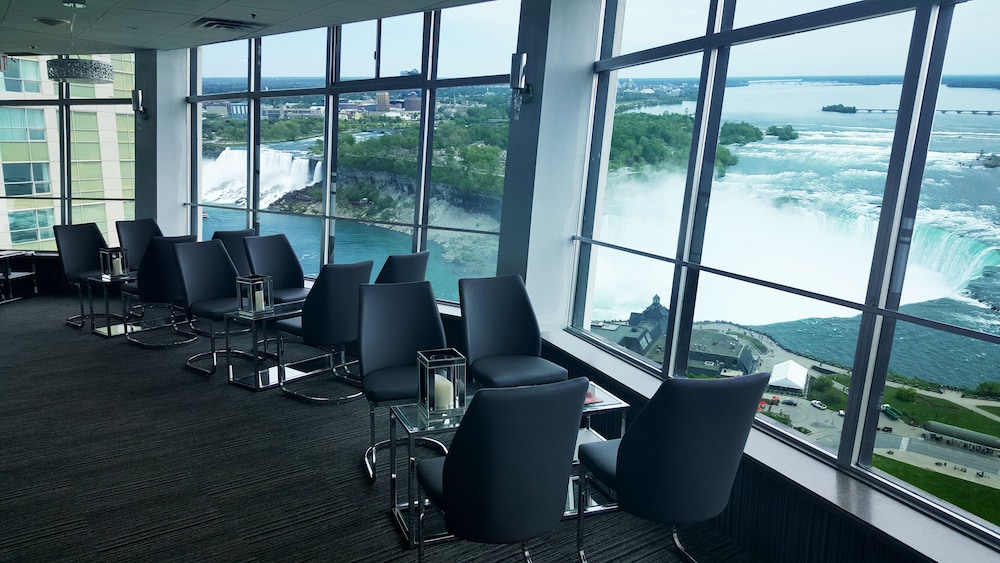 The Tower Hotel Fallsview 36/50