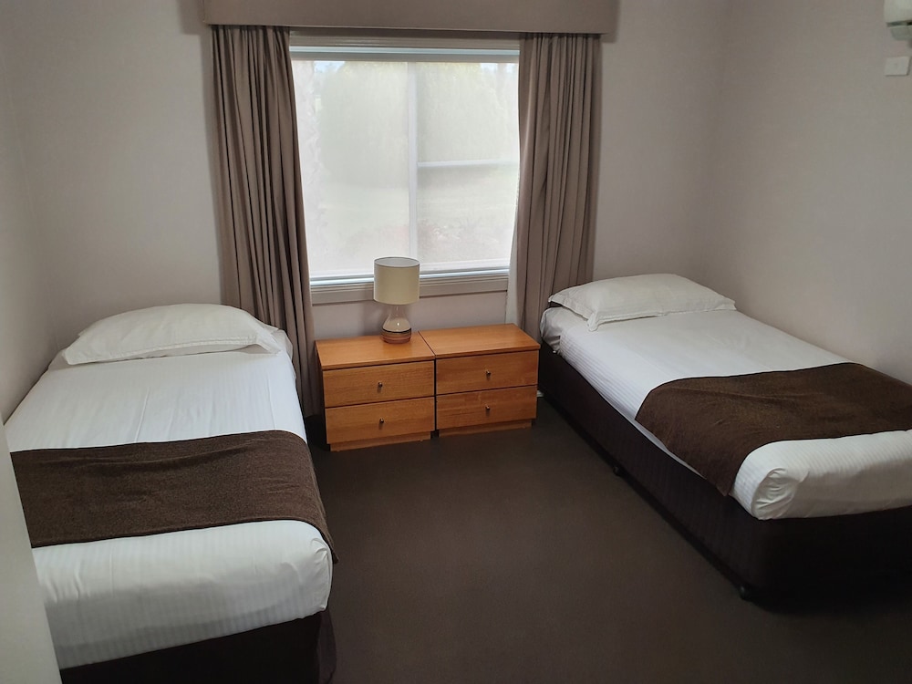 Mcnevins Tamworth 22/37